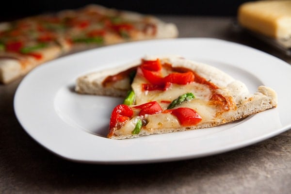 Healthy-Delicious_Smoked Mozzarella Asparagus Pizza