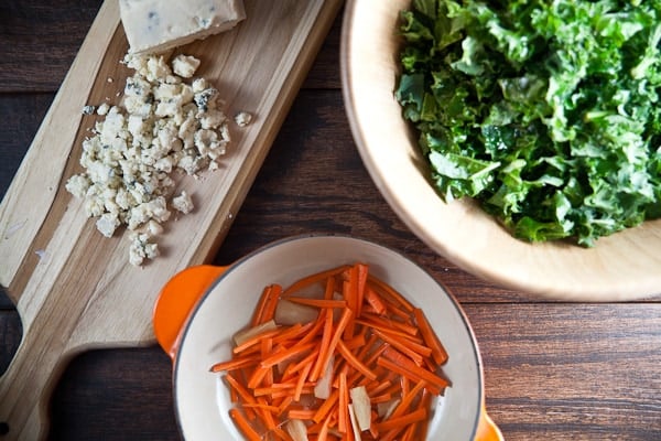 healthy-delicious_kale salad with blue cheese-4