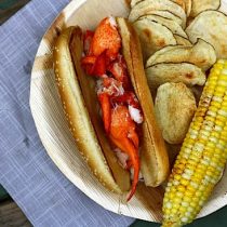 Connecticut Style Lobster Roll 4