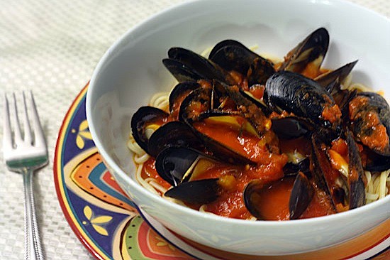 mussels-with-sauce.jpg