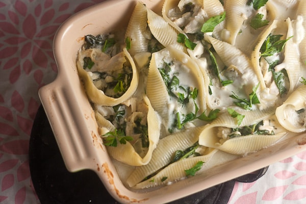 Chicken and Spinach Shells with Feta Sauce 2