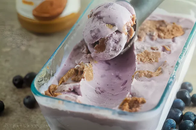 Blueberry Frozen Yogurt with Cookie Butter.