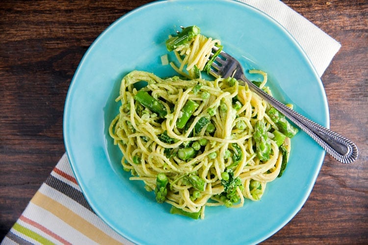 Green-Goddess-Pasta-on-Blue-Plate