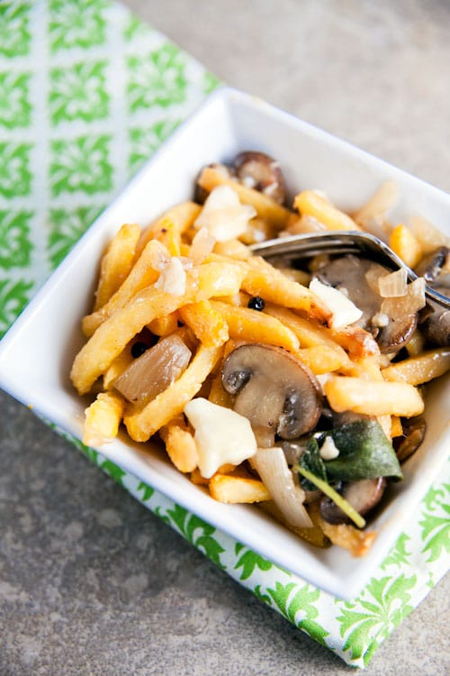 Mushroom-Poutine-with-Mushrooms-and-Onions