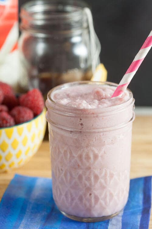 How to make dairy free earl grey raspberry milkshakes. These are the BEST! 