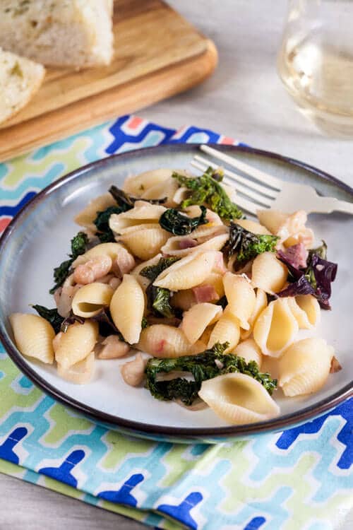 Easy White Bean and Kale Pasta Recipe (Beans and Greens Pasta)