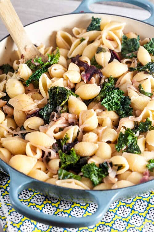 Easy White Bean and Kale Pasta Recipe (Beans and Greens Pasta)