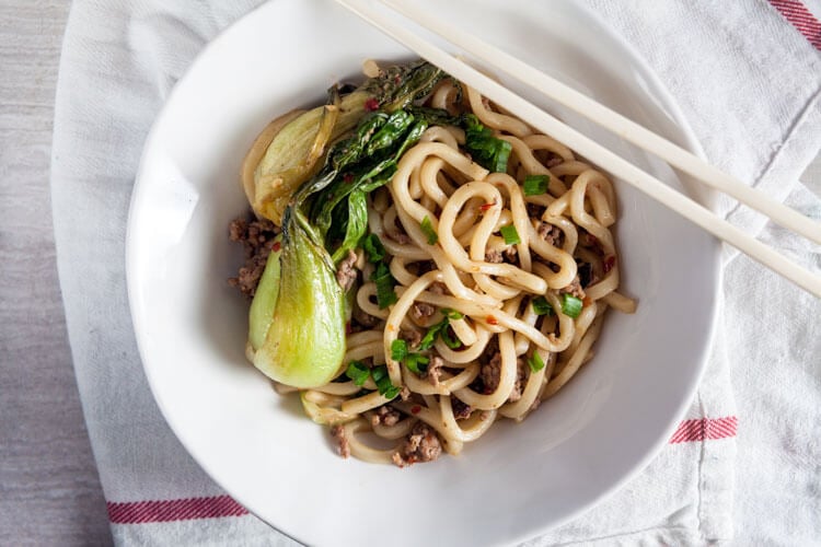Spicy Garlic Noodles with Pork. This recipe is so easy!