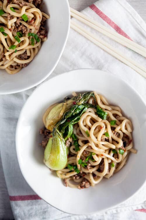 Spicy Garlic Noodles with Pork. This recipe is so easy! 