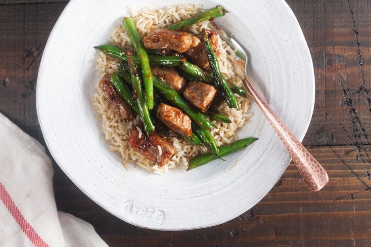 10-Minute Honey Ginger Pork Stir Fry with Green Beans - we love this easy dinner for busy weeknights!