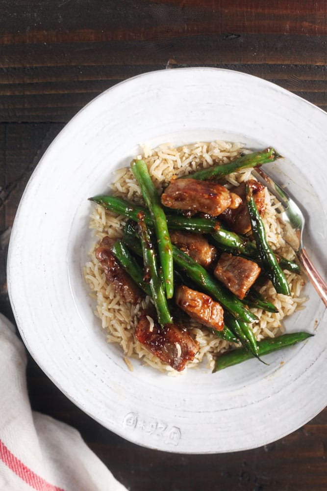 10-Minute Honey Ginger Pork Stir Fry with Green Beans - we love this easy dinner for busy weeknights!