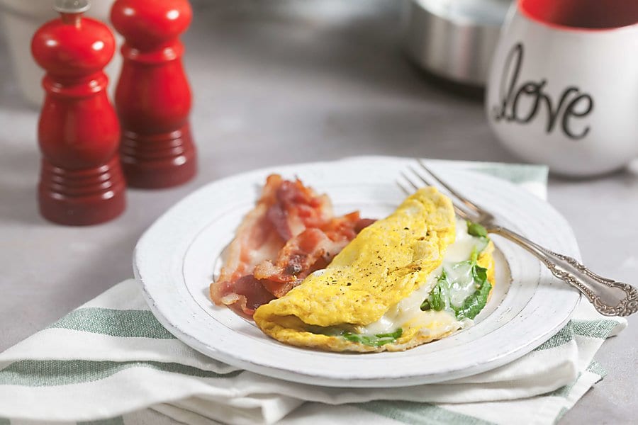 3 minute Spinach Artichoke Omelet