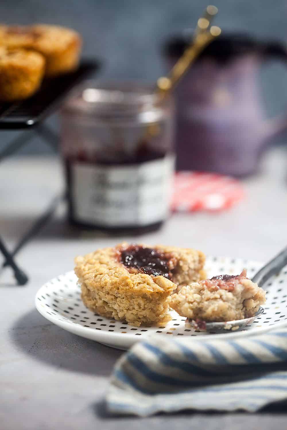Cashre Butter and Jelly Baked Oatmeal Cups - A great make-ahead breakfast 
