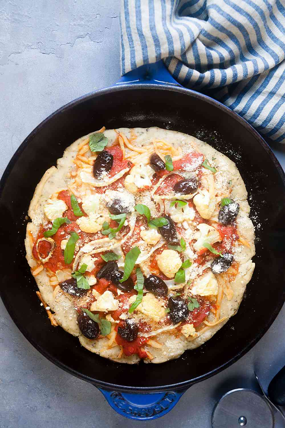 How to make pizza in a cast iron pan