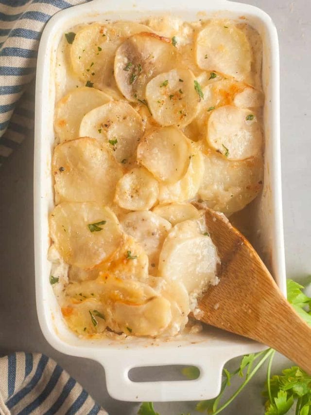 How to Make Scalloped Potatoes From Scratch
