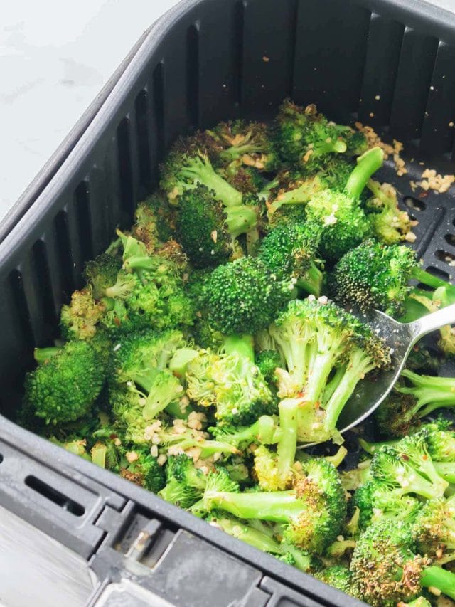 Garlicky Air Fryer Broccoli – Easy Side Dish Recipe