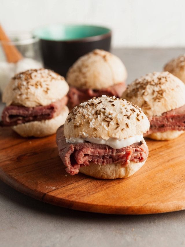 How to make Beef on Weck at home
